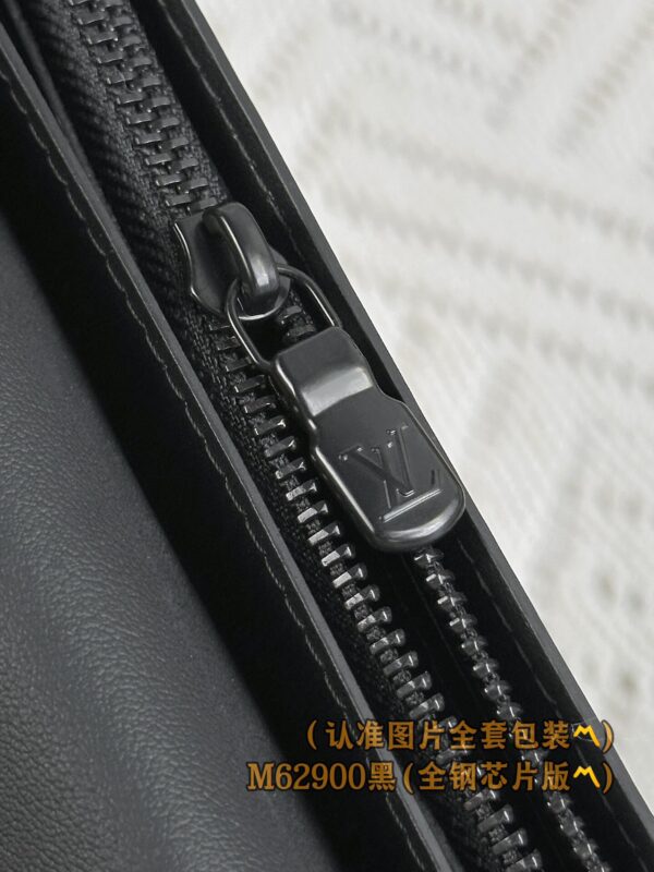 God Factory LV Wallet M62900 Full Leather Size 10 x 19 x 2 cm