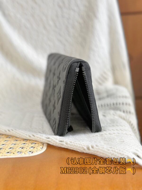 God Factory LV Wallet M62902 Full Leather Size 10 x 20 x 2