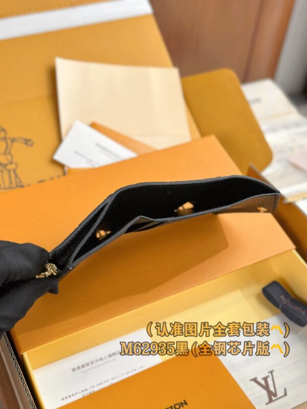God Factory LV Wallet M62935 Full Leather Size 9.5 x 7.5 x 3 cm