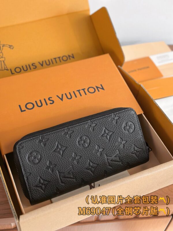 God Factory LV Wallet M69047 Full Leather Size 10 x 20 x 2 cm