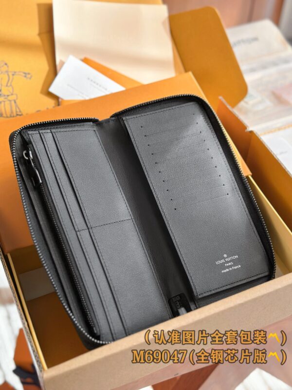 God Factory LV Wallet M69047 Full Leather Size 10 x 20 x 2 cm