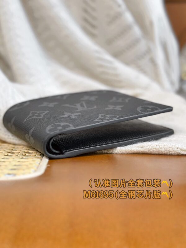 God Factory LV Wallet M61695 Black Flower Size 11.5 x 9 x 1.5 cm