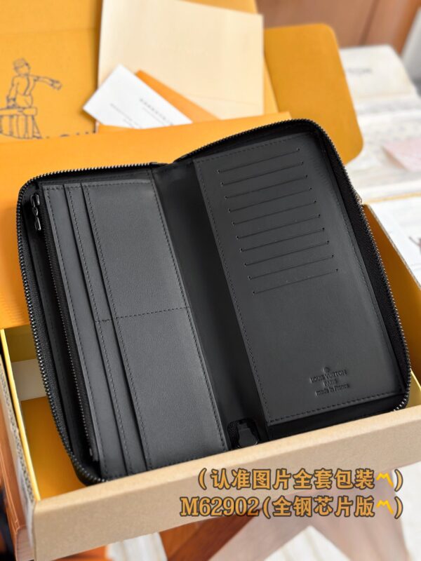 God Factory LV Wallet M62902 Full Leather Size 10 x 20 x 2 cm