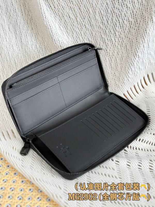 God Factory LV Wallet M62902 Full Leather Size 10 x 20 x 2 cm