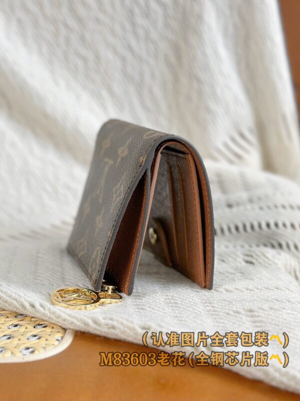 God Factory LV Wallet M83605 Size 9 x 11.5 x 1.5 cm