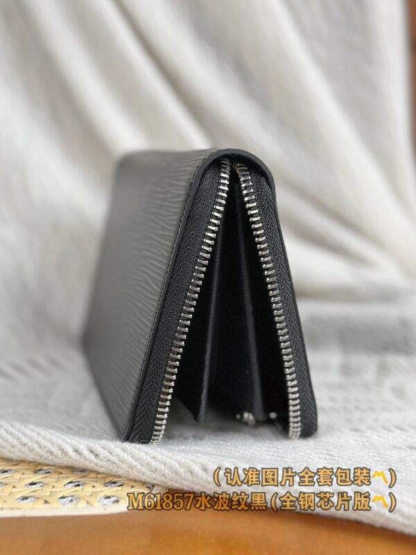 God Factory LV Wallet M61857 Black Size 19.5 x 10.5 x 2.5 cm