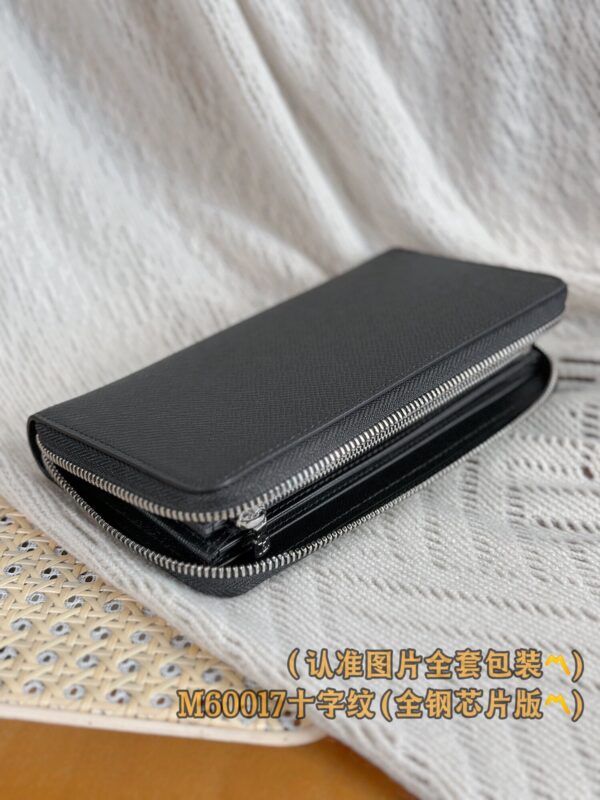 God Factory LV Wallet M60017 Black Size 19.5 x 10.5 x 2.5 cm