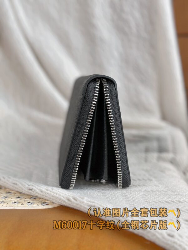 God Factory LV Wallet M60017 Black Size 19.5 x 10.5 x 2.5 cm