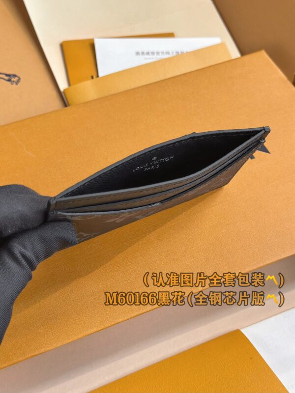 God Factory LV Wallet M60166 Black Flower Size 11 x 7 x 0.6 cm