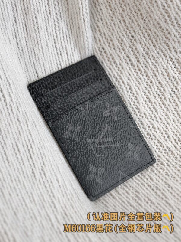 God Factory LV Wallet M60166 Black Flower Size 11 x 7 x 0.6 cm