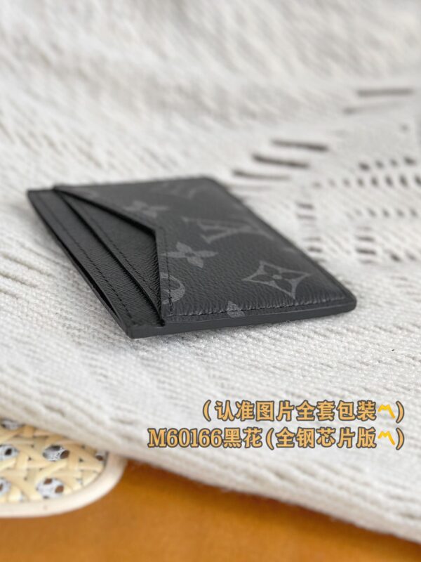 God Factory LV Wallet M60166 Black Flower Size 11 x 7 x 0.6 cm