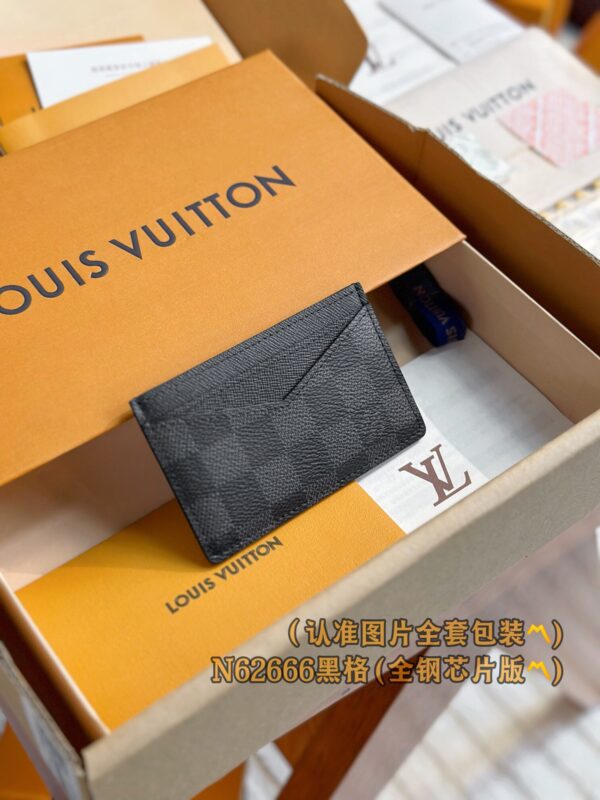 God Factory LV Wallet N62666 Haig Size 11 x 7 x 0.6 cm