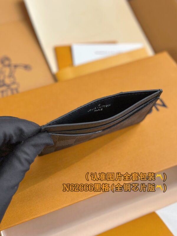 God Factory LV Wallet N62666 Haig Size 11 x 7 x 0.6 cm