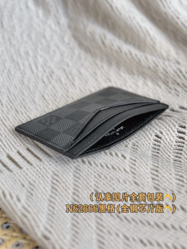 God Factory LV Wallet N62666 Haig Size 11 x 7 x 0.6 cm