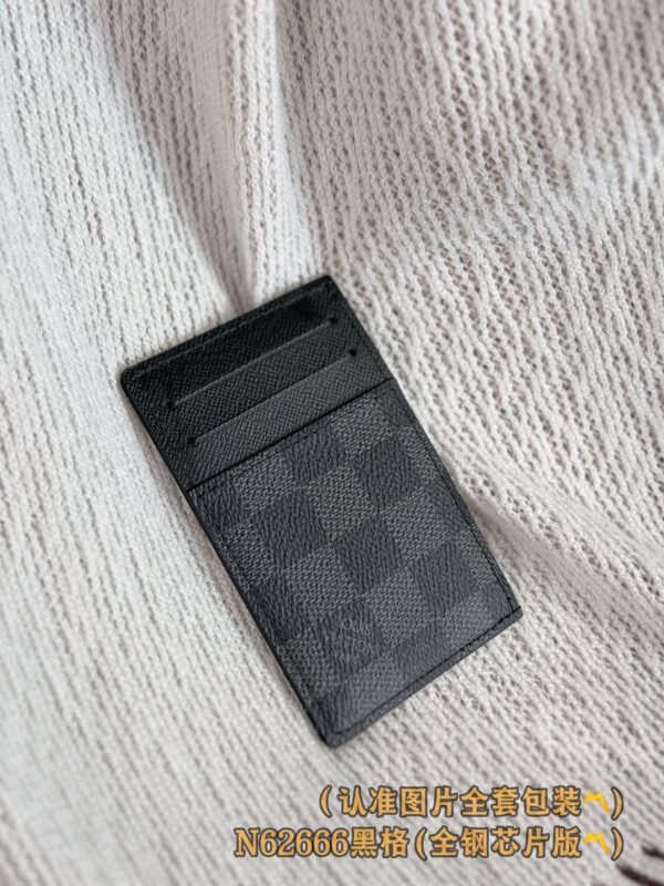 God Factory LV Wallet N62666 Haig Size 11 x 7 x 0.6 cm
