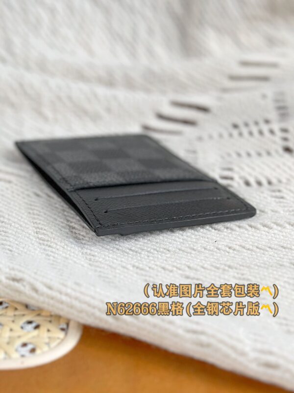 God Factory LV Wallet N62666 Haig Size 11 x 7 x 0.6 cm