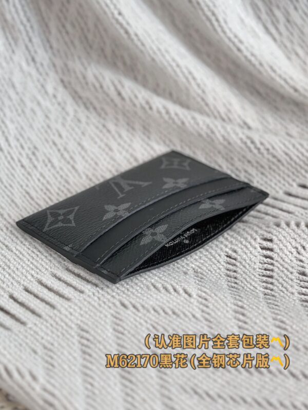God Factory LV Wallet M62170 Black Flower Size 11 x 7 x 1.5 cm