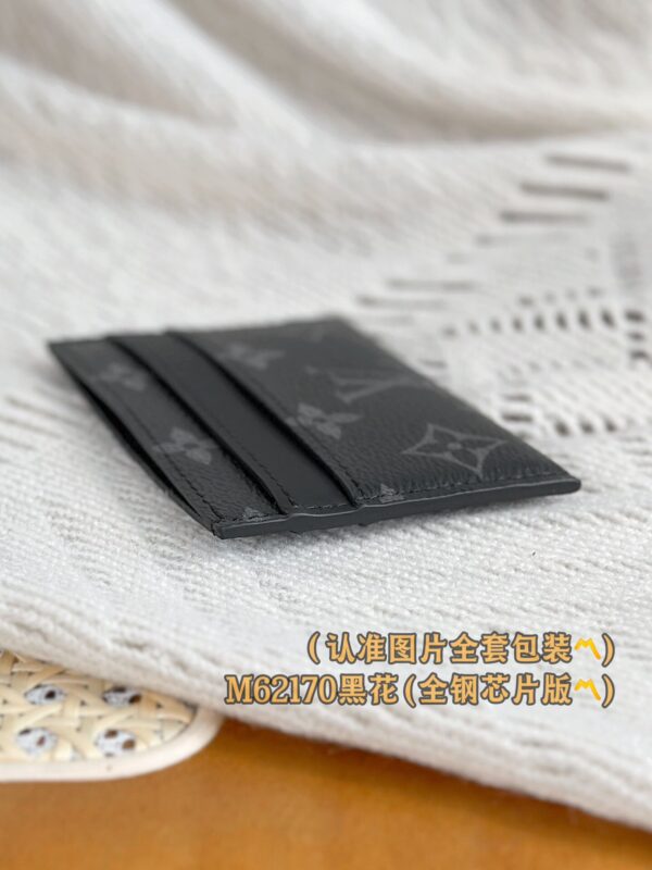 God Factory LV Wallet M62170 Black Flower Size 11 x 7 x 1.5 cm