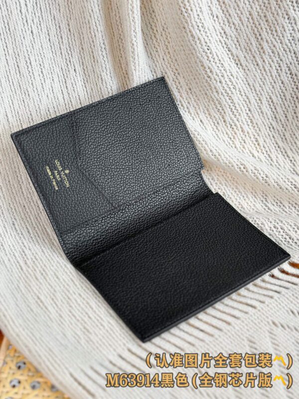God Factory LV Wallet M63914 Passport Holder Size 10 x 14 x 2.5 cm
