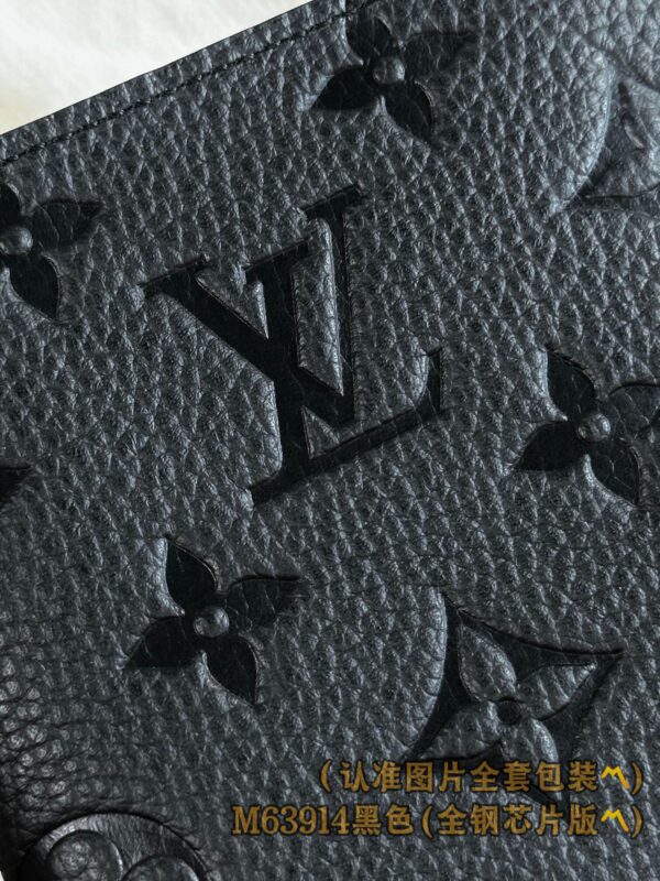 God Factory LV Wallet M63914 Passport Holder Size 10 x 14 x 2.5 cm