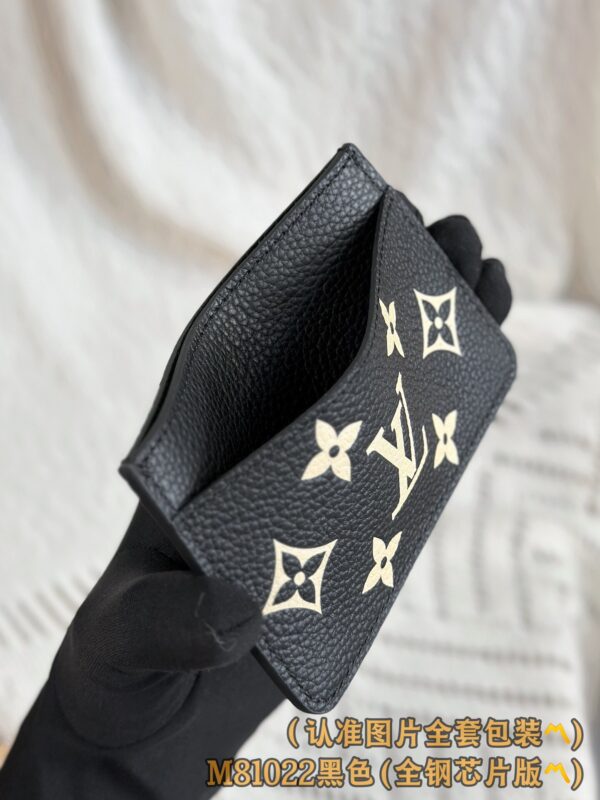 God Factory LV Wallet M81022 Black Size 11 x 7.5 x 0.4 cm