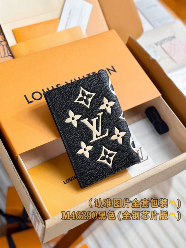 God Factory LV Wallet M46290 Passport Holder Size 10 x 14 x 2.5 cm