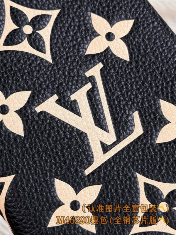 God Factory LV Wallet M46290 Passport Holder Size 10 x 14 x 2.5 cm