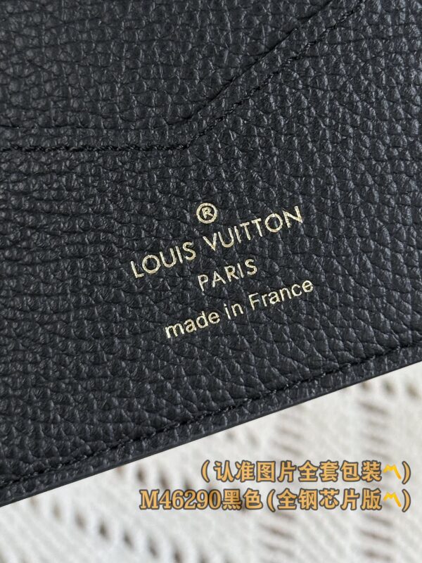 God Factory LV Wallet M46290 Passport Holder Size 10 x 14 x 2.5 cm