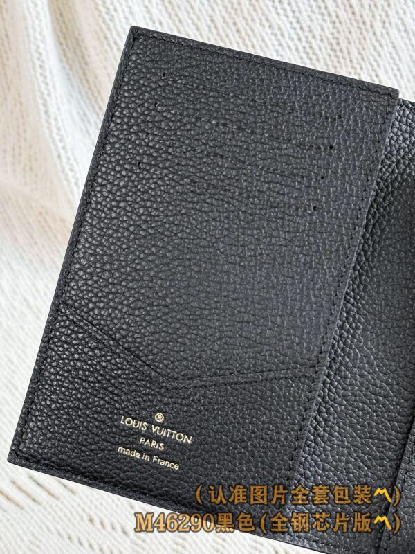 God Factory LV Wallet M46290 Passport Holder Size 10 x 14 x 2.5 cm