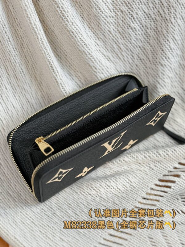 God Factory LV Wallet M82338 Black Size 20 x 9 x 2 cm