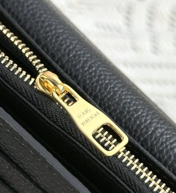 God Factory LV Wallet M82338 Black Size 20 x 9 x 2 cm