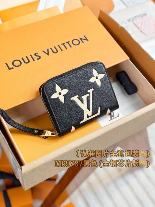 God Factory LV Wallet M69787 Black Size 11 x 8.5 x 2 cm