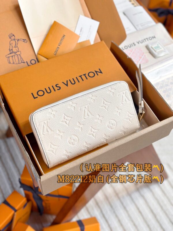 God Factory LV Wallet M82212 Size 19.5 x 10.5 x 2.5 cm