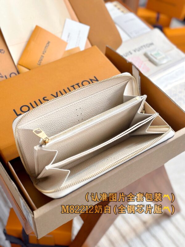 God Factory LV Wallet M82212 Size 19.5 x 10.5 x 2.5 cm