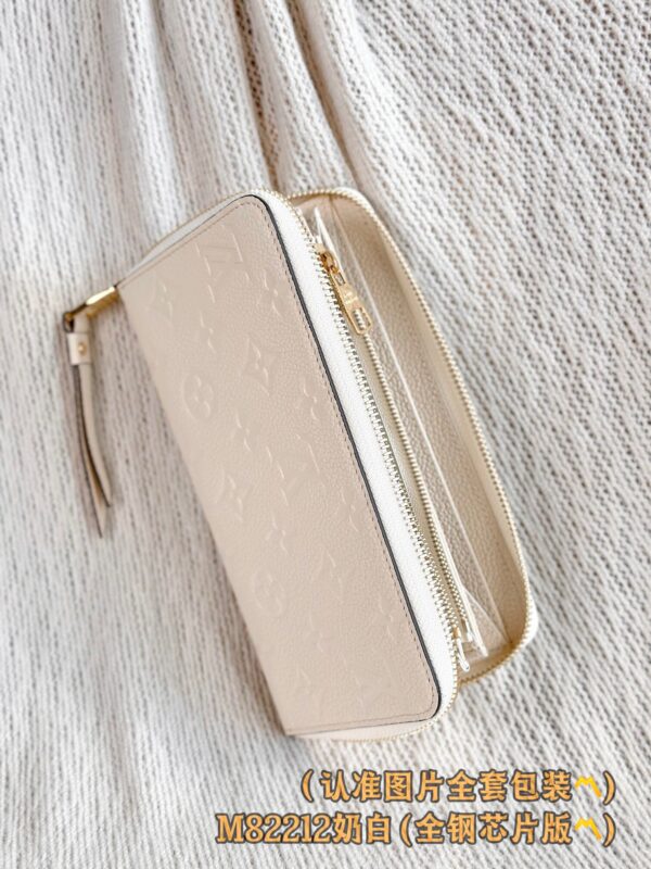 God Factory LV Wallet M82212 Size 19.5 x 10.5 x 2.5 cm