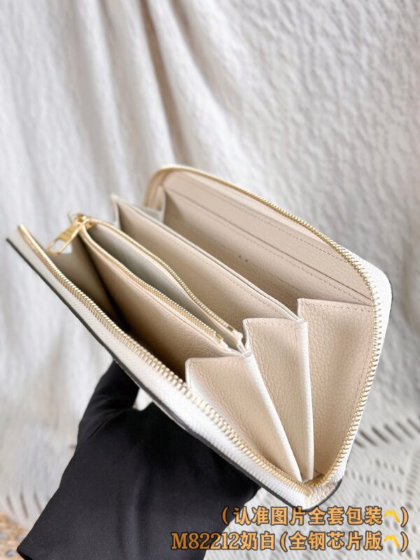 God Factory LV Wallet M82212 Size 19.5 x 10.5 x 2.5 cm