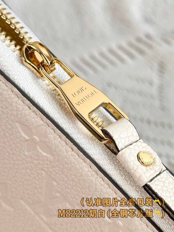 God Factory LV Wallet M82212 Size 19.5 x 10.5 x 2.5 cm