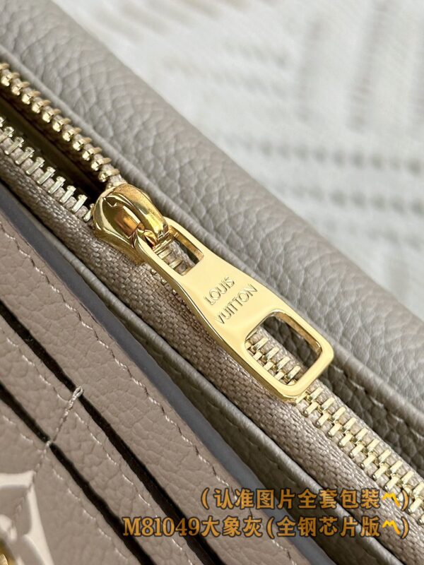 God Factory LV Wallet M81049 Grey Size 19 x 10.5 x 2 cm