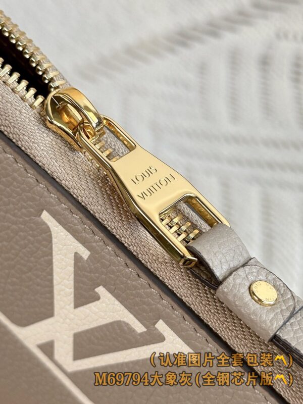 God Factory LV Wallet M69794 Grey Size 19.5 x 10.5 x 2.5 cm