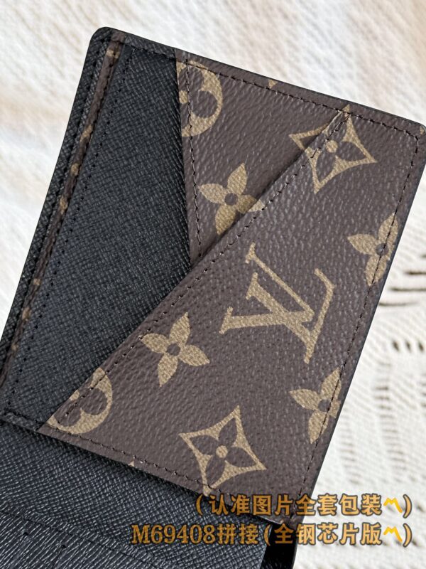 God Factory LV Wallet M69408 Size 11.5 x 9 x 1.5 cm