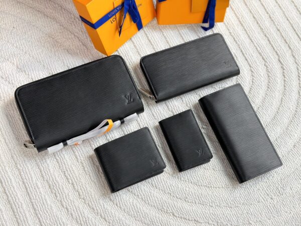 God Factory LV Wallet M60622 Black Size 10 x 19 x 2 cm