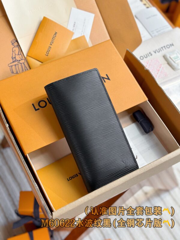 God Factory LV Wallet M60622 Black Size 10 x 19 x 2 cm