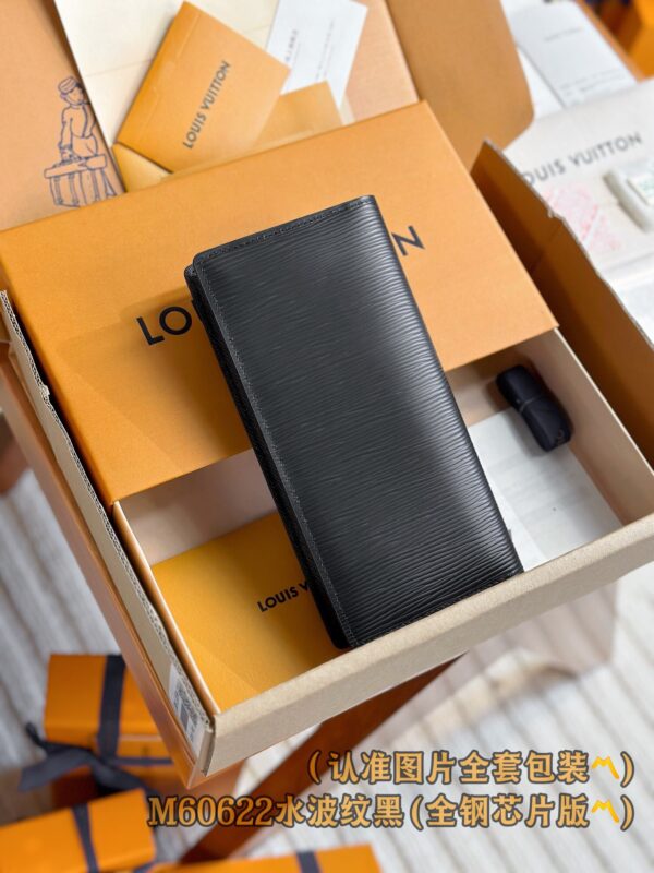 God Factory LV Wallet M60622 Black Size 10 x 19 x 2 cm