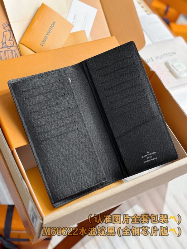 God Factory LV Wallet M60622 Black Size 10 x 19 x 2 cm