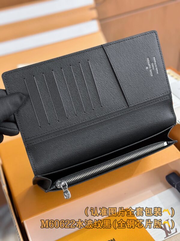God Factory LV Wallet M60622 Black Size 10 x 19 x 2 cm