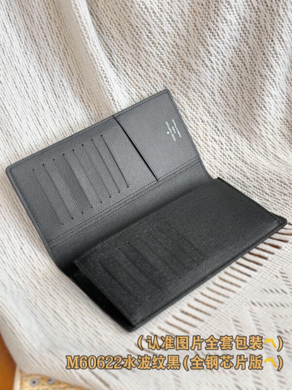 God Factory LV Wallet M60622 Black Size 10 x 19 x 2 cm