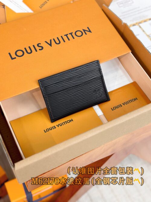 God Factory LV Wallet M62170 Card Holder Size 11 x 7 x 1.5 cm