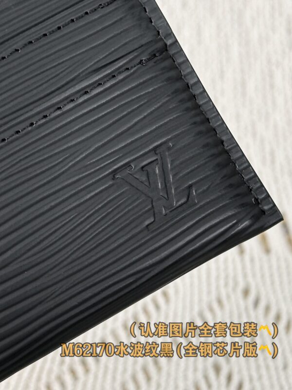 God Factory LV Wallet M62170 Card Holder Size 11 x 7 x 1.5 cm