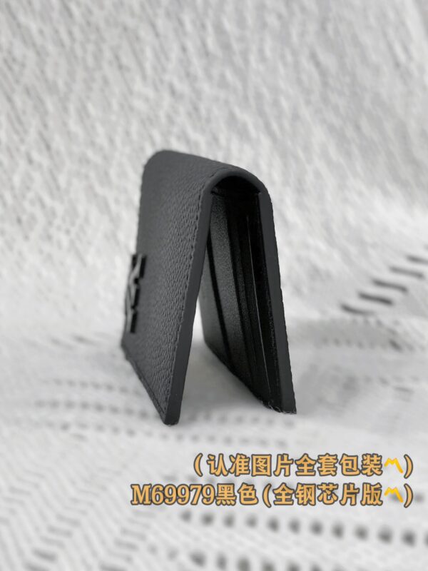 God Factory LV Wallet M69979 Black Size 7.5 x 11.1 x 1 cm
