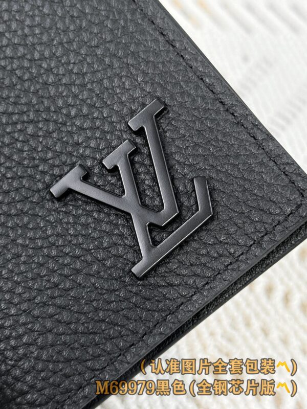 God Factory LV Wallet M69979 Black Size 7.5 x 11.1 x 1 cm